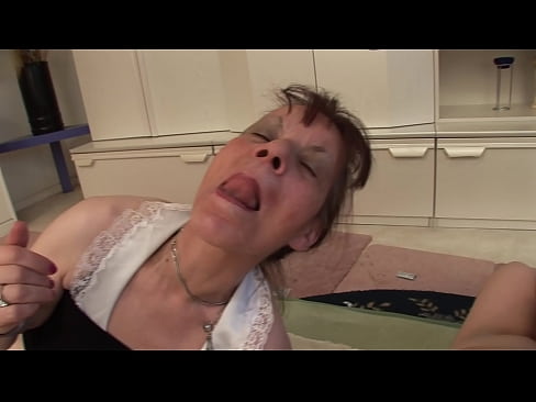 ❤️ Две бабе и један деда имају тројку Секс видео на sr.sexycamse.top